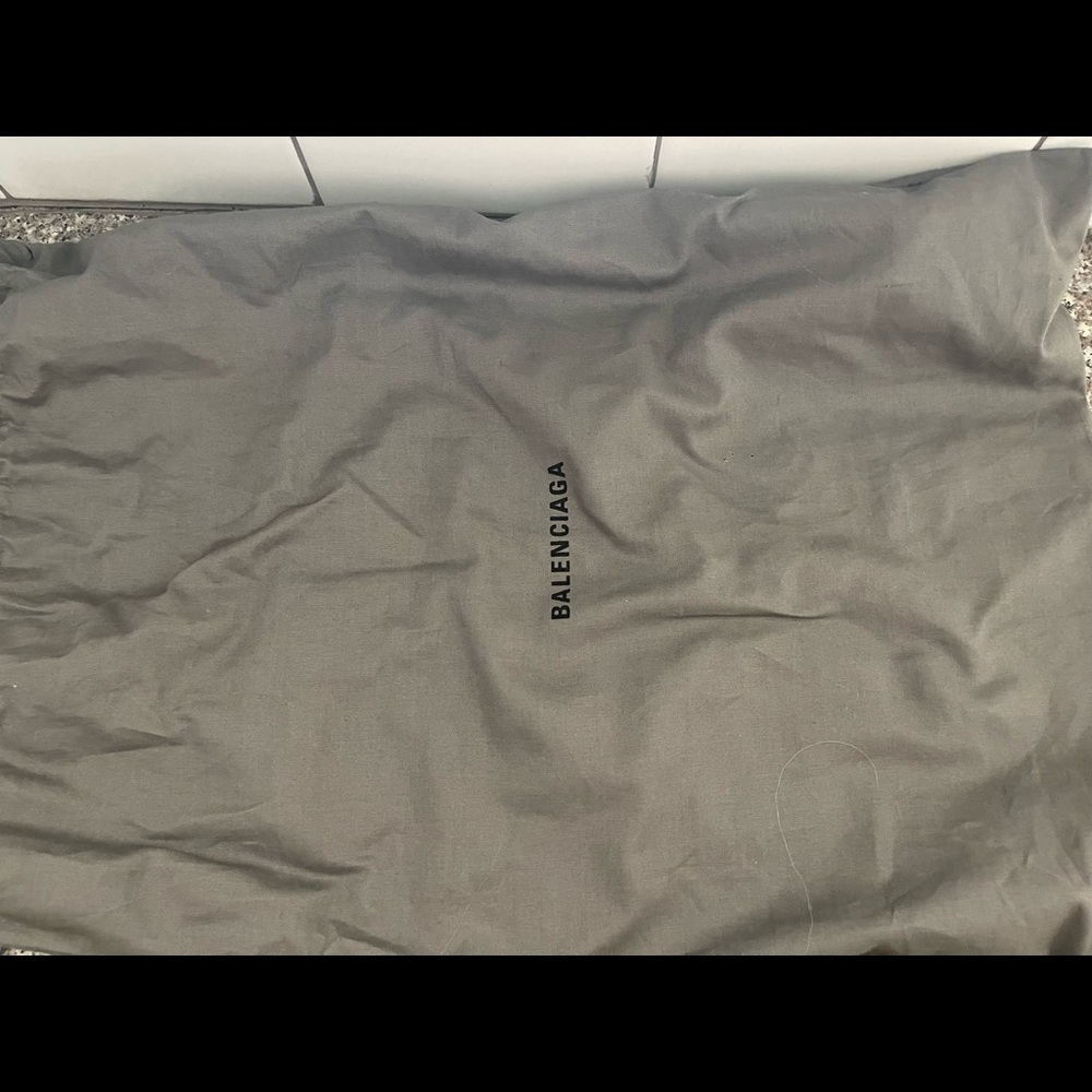 Authentic Balenciaga Triple S Shoes - Picture 8 of 9